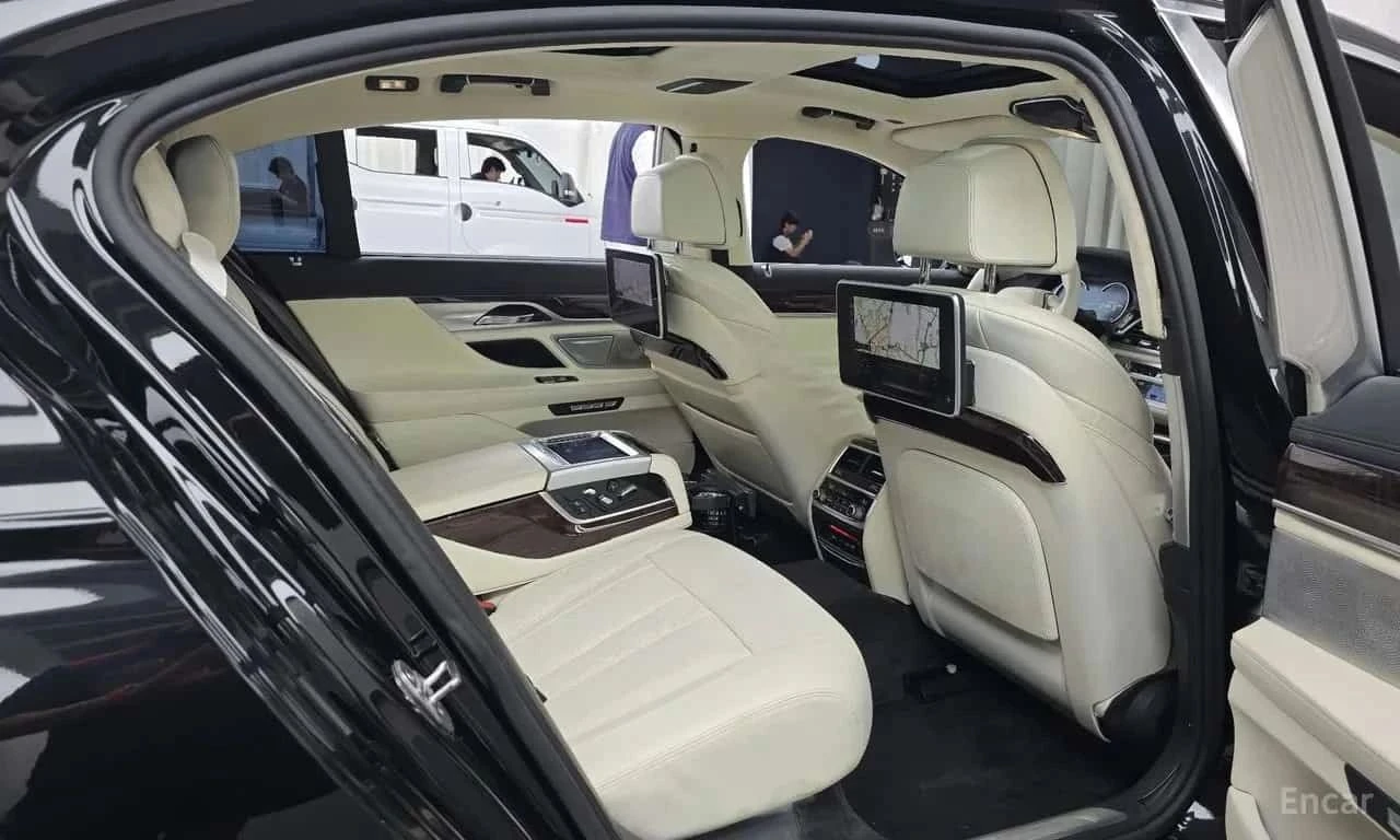 BMW 750, снимка 12 - Автомобили и джипове - 56726480