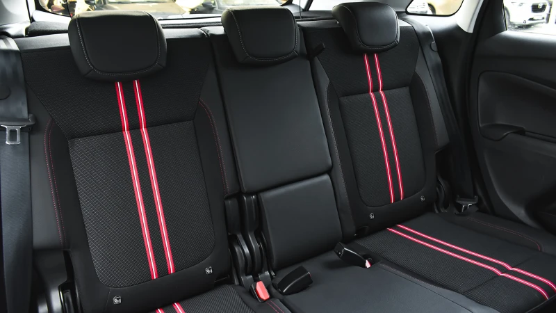 Opel Crossland X 1.2 Turbo GS Line, снимка 11 - Автомобили и джипове - 49648693