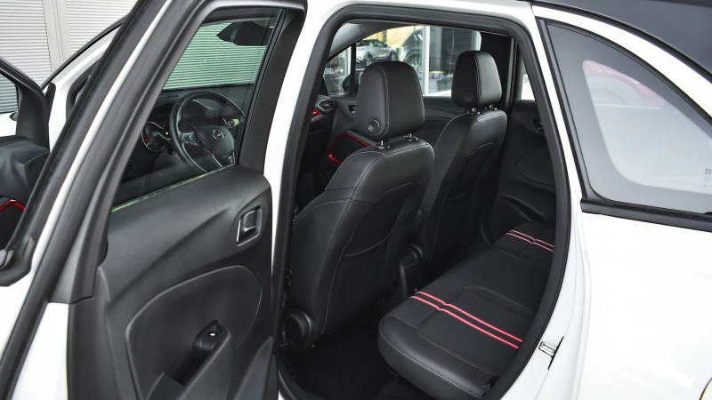 Opel Crossland X 1.2 Turbo GS Line, снимка 9 - Автомобили и джипове - 49648693