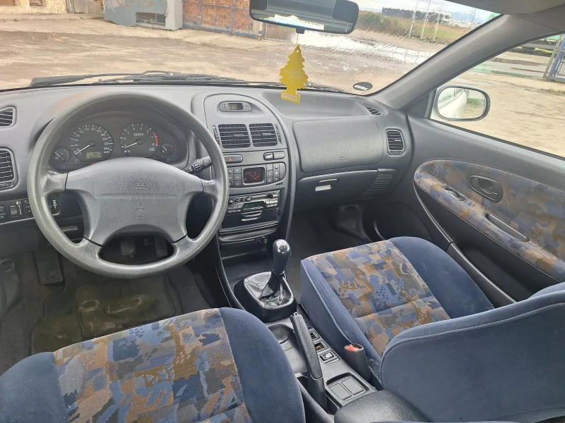 Mitsubishi Carisma, снимка 14 - Автомобили и джипове - 52149056