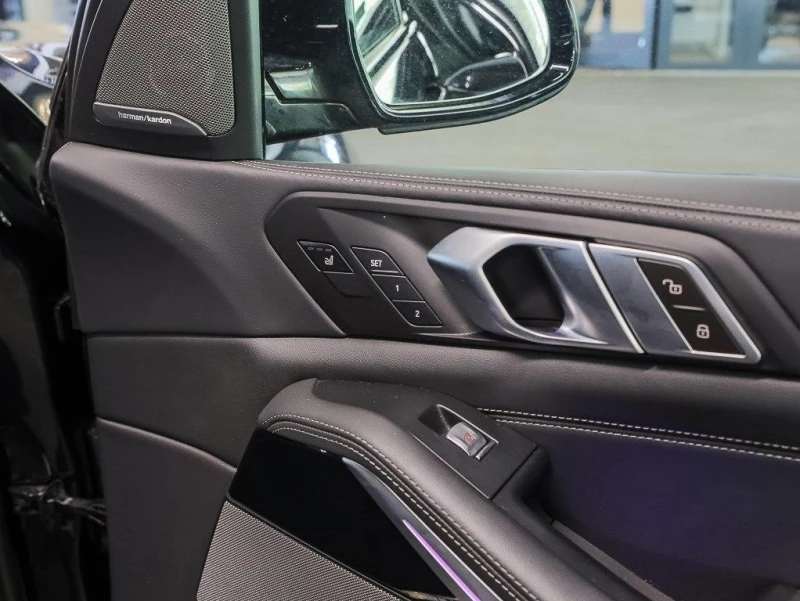 BMW X7 M60i/xDrive/FACELIFT/M-SEATS/PANO/HEAD UP/H&K/, снимка 9 - Автомобили и джипове - 52455429