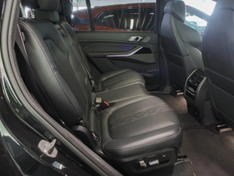 BMW X7 M60i/xDrive/FACELIFT/M-SEATS/PANO/HEAD UP/H&K/, снимка 10 - Автомобили и джипове - 52455429