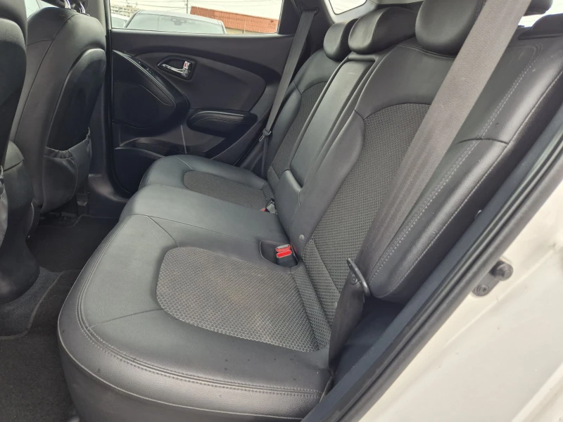 Hyundai IX35 1.7CRDI-180.000км, снимка 13 - Автомобили и джипове - 53289555
