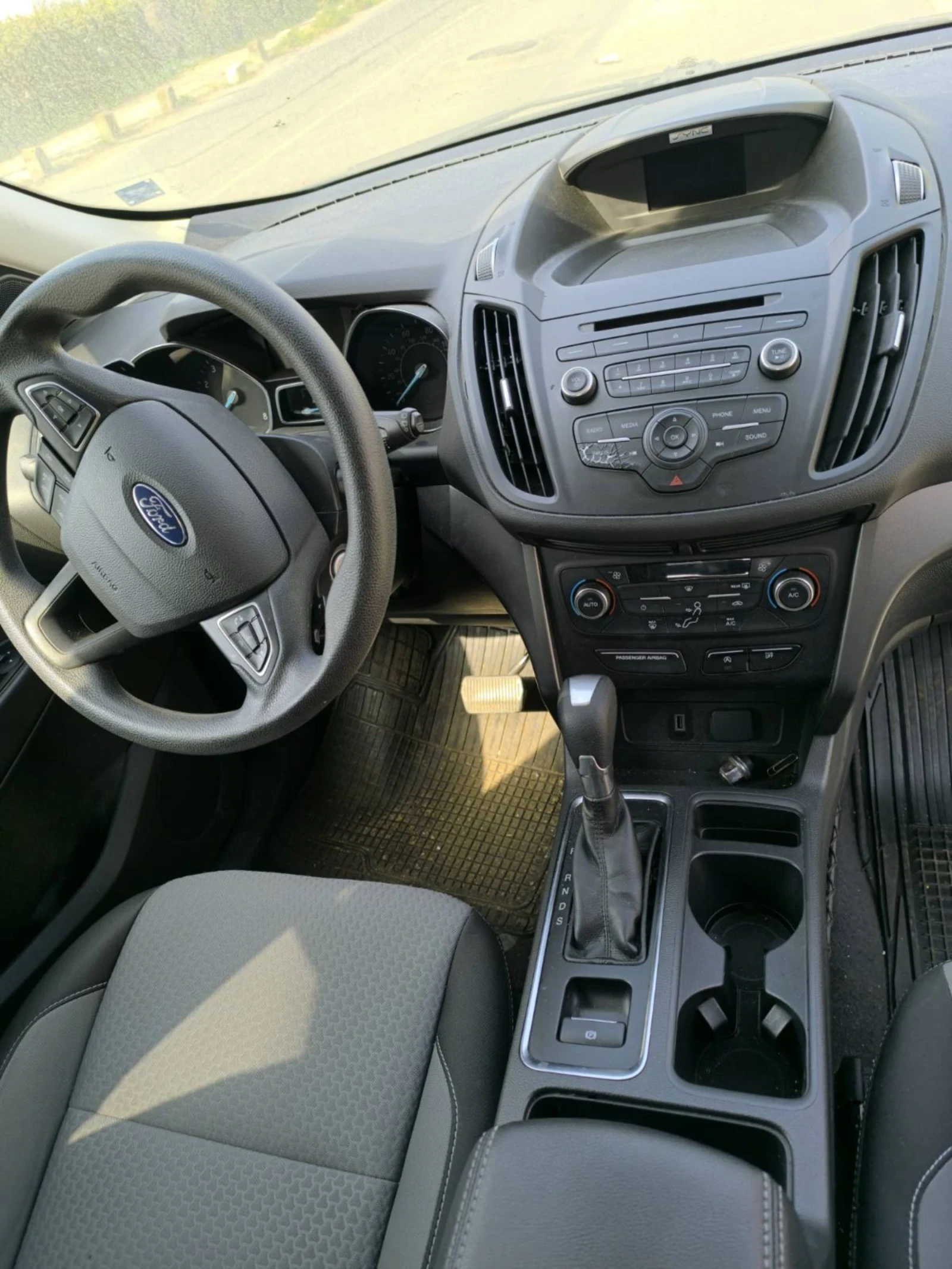 Ford Escape 1.5i TOP - изображение 7