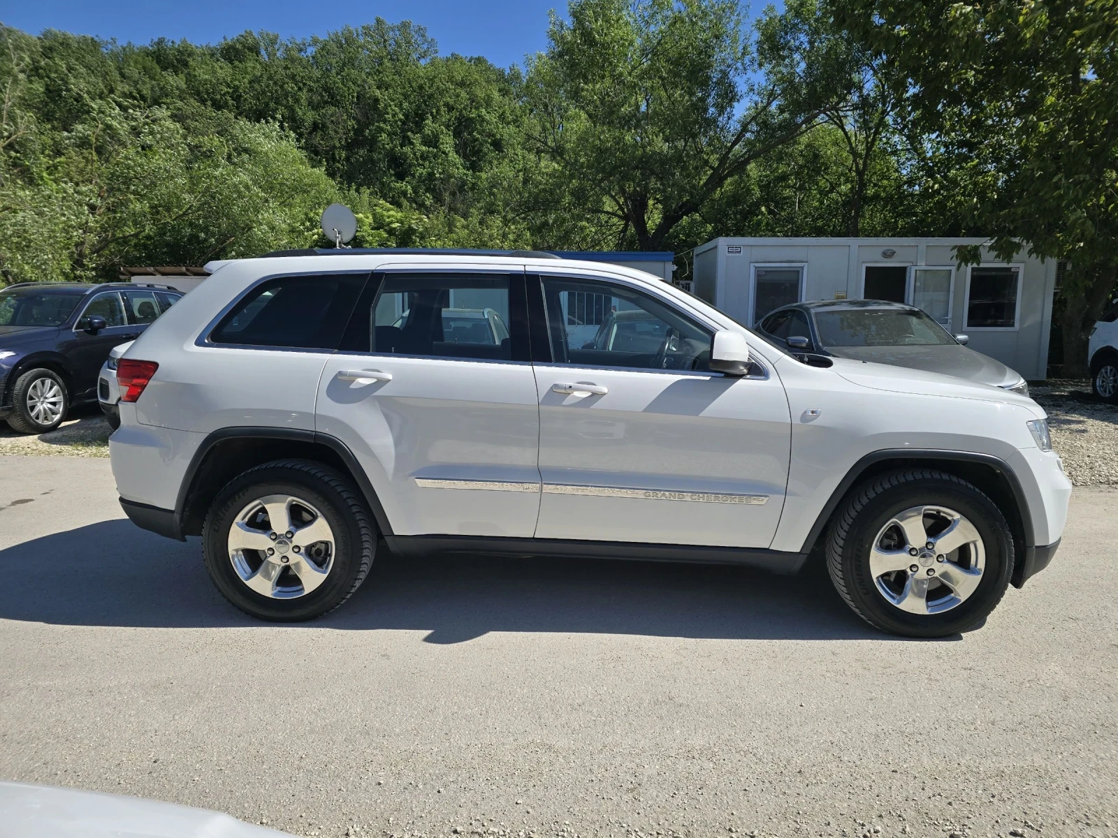Jeep Grand cherokee 3.0D 190к.с 4х4 , снимка 8 - Автомобили и джипове - 53123791
