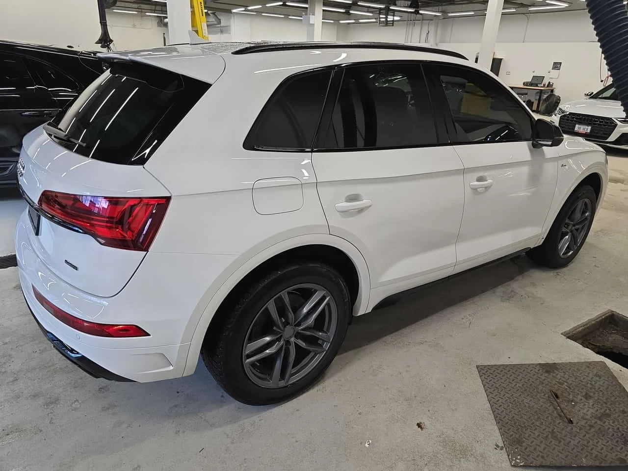Audi Q5 Technik| DISTRONIC| 360| B&O + ГУМИ С ДЖАНТИ, снимка 4 - Автомобили и джипове - 53841795
