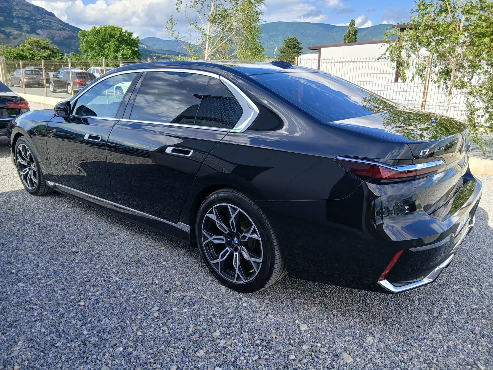 BMW i7, снимка 7 - Автомобили и джипове - 53990006