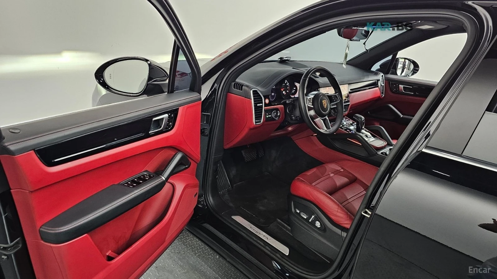 Porsche Cayenne 3.0/Keyless/Pano/360 View/Lane Assist, снимка 8 - Автомобили и джипове - 54676469
