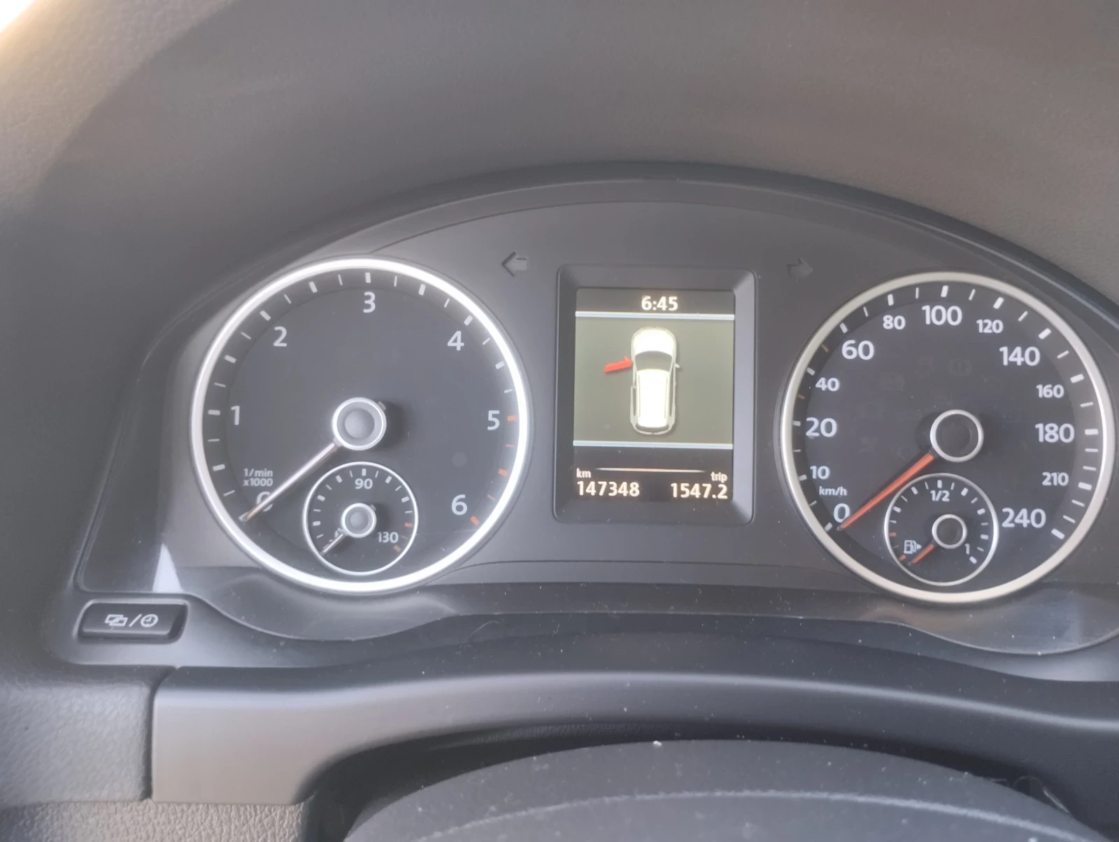 VW Tiguan, снимка 12 - Автомобили и джипове - 55513861