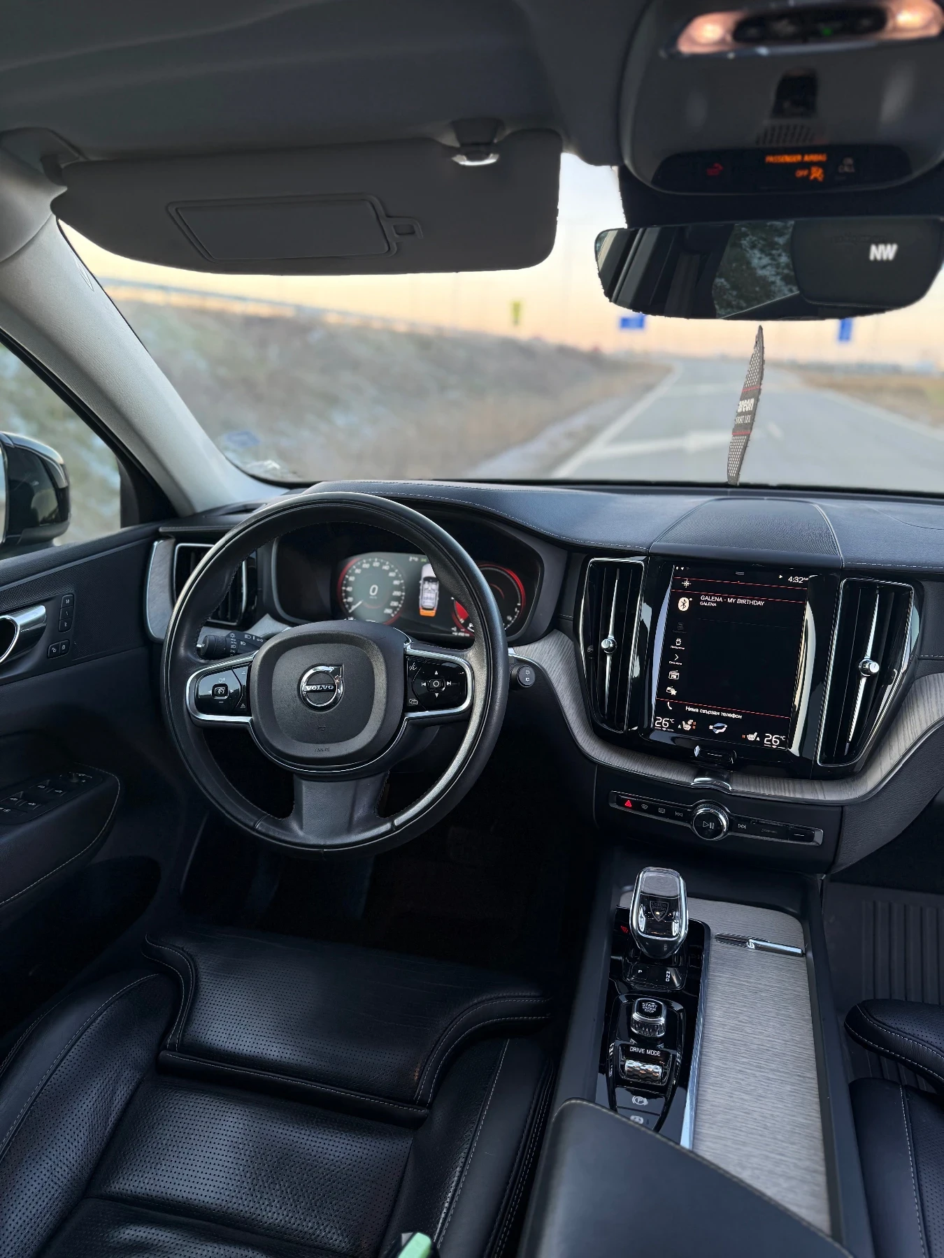 Volvo XC60 T8 PLUG-IN /INSCRIPTION /82k km, снимка 10 - Автомобили и джипове - 55837523