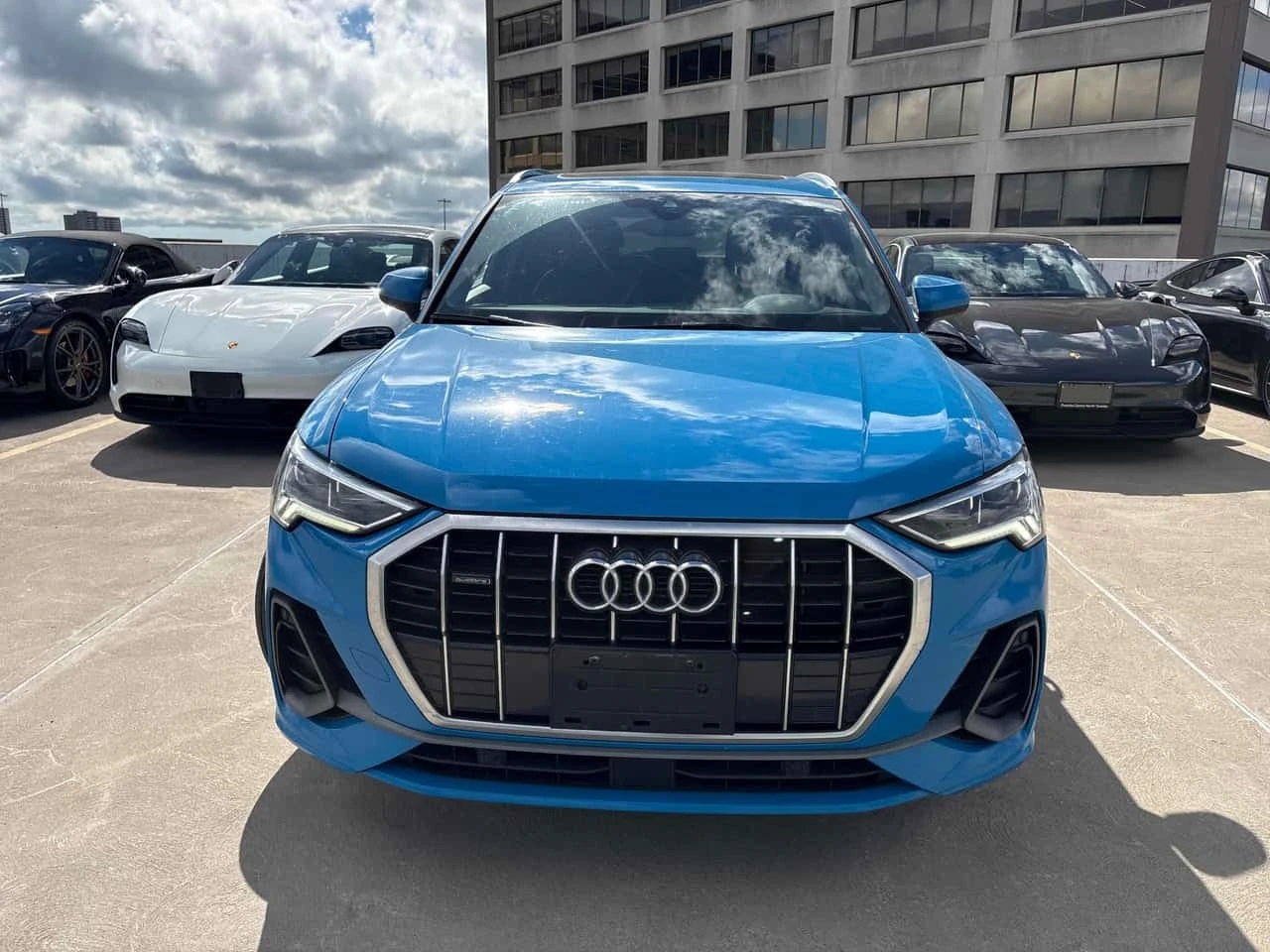 Audi Q3 Progressiv | S-LINE | CARFAX