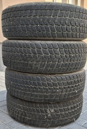 Гуми Зимни 215/65R16, снимка 1