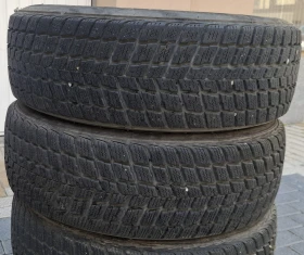 Гуми Зимни 215/65R16, снимка 2