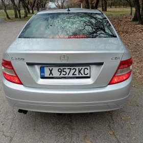 Mercedes-Benz 200 200D, снимка 3