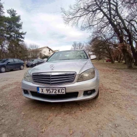 Mercedes-Benz 200 200D, снимка 1