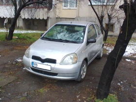 Toyota Yaris 1.0VVT Газ/Бензин, снимка 16