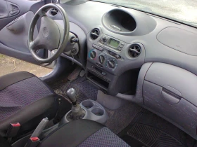 Toyota Yaris 1.0VVT Газ/Бензин, снимка 12