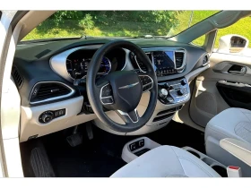 Обява за продажба на Chrysler Pacifica * Touring Plus | Carfax Clean | Hybrid * CARFAX *  ~40 050 лв. - изображение 3