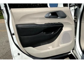 Обява за продажба на Chrysler Pacifica * Touring Plus | Carfax Clean | Hybrid * CARFAX *  ~40 050 лв. - изображение 1