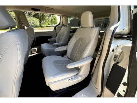 Chrysler Pacifica * Touring Plus | Carfax Clean | Hybrid * CARFAX *  | Mobile.bg    15