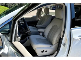 Обява за продажба на Chrysler Pacifica * Touring Plus | Carfax Clean | Hybrid * CARFAX *  ~40 050 лв. - изображение 2