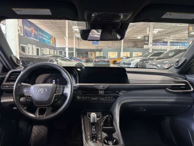 Toyota Crown * Limited * CARFAX * ОПЦИЯ ЗА ФИНАНСИРАНЕ *  | Auto.bg — изображение 12