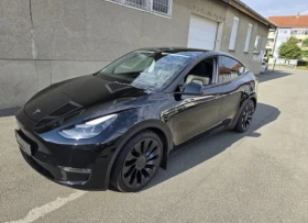 ������ Tesla Model Y