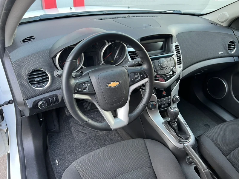 Chevrolet Cruze 1.7D KLIMATRONIK 6-СКОРОСТИ EVRO 5B ЛИЗИНГ!!!, снимка 13 - Автомобили и джипове - 48964055