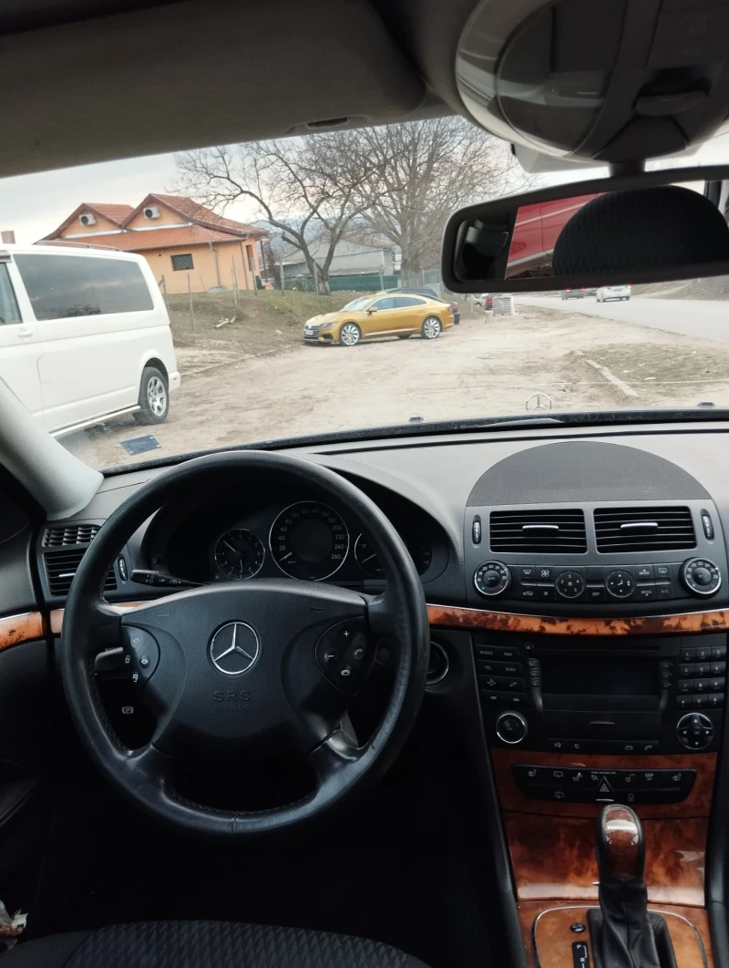 Mercedes-Benz E 320, снимка 8 - Автомобили и джипове - 49116870