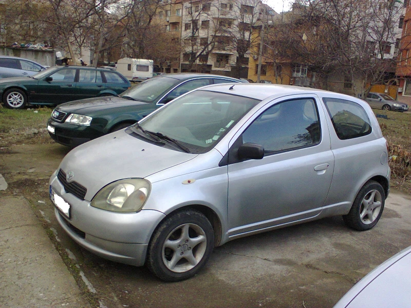 Toyota Yaris 1.0VVT Газ/Бензин, снимка 17 - Автомобили и джипове - 49343387