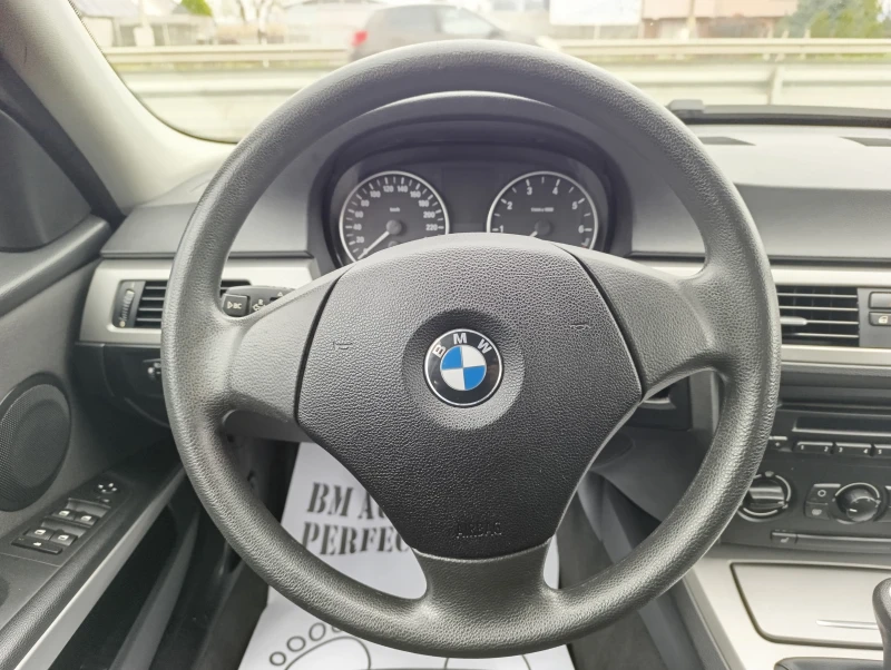 BMW 318 i-2.0i 129кс.Бензин, снимка 11 - Автомобили и джипове - 49743845