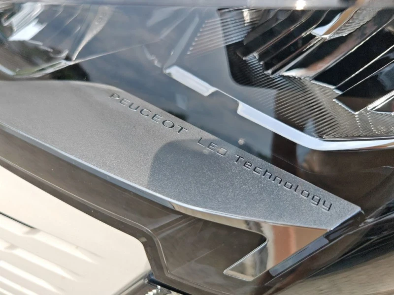 Peugeot 5008 BlueHDI/131HP/EAT-8/DAB/CAM/7S./VCONTROL/243fpr, снимка 6 - Автомобили и джипове - 50782451