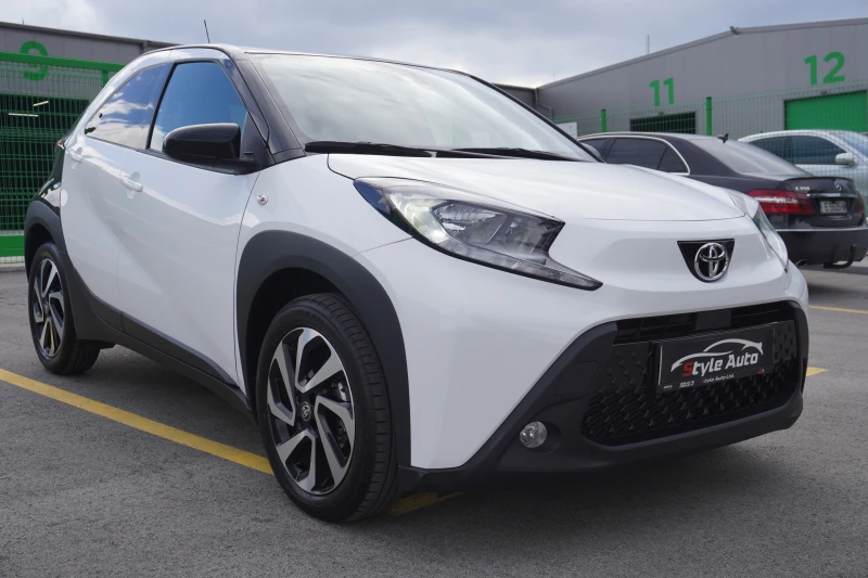 Toyota Aygo X 1.0VVTi Lounge Dual Tone/13.000km!!, снимка 7 - Автомобили и джипове - 52512527