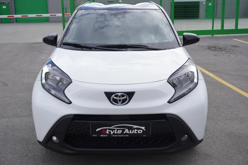 Toyota Aygo X 1.0VVTi Lounge Dual Tone/13.000km!!, снимка 8 - Автомобили и джипове - 52512527