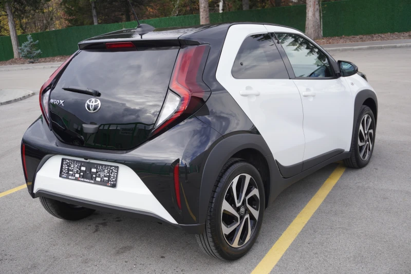 Toyota Aygo X 1.0VVTi Lounge Dual Tone/13.000km!!, снимка 5 - Автомобили и джипове - 52512527