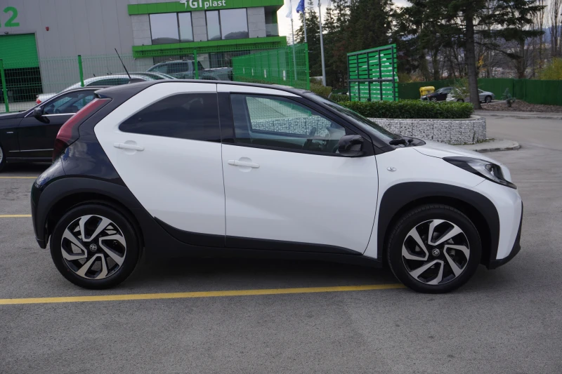 Toyota Aygo X 1.0VVTi Lounge Dual Tone/13.000km!!, снимка 6 - Автомобили и джипове - 52512527