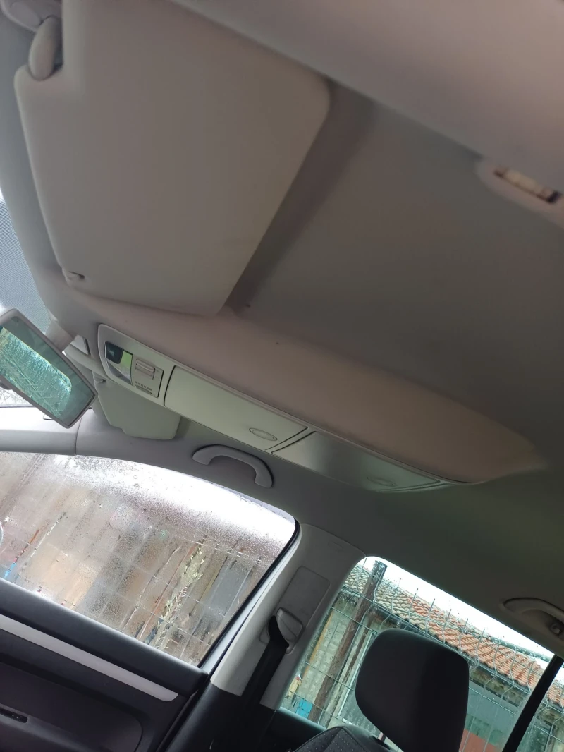 VW Touran, снимка 13 - Автомобили и джипове - 52664833