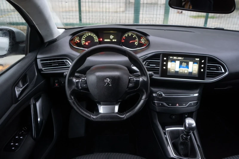 Peugeot 308 1.6 Топ СъСтоЯнИе, снимка 10 - Автомобили и джипове - 52734592