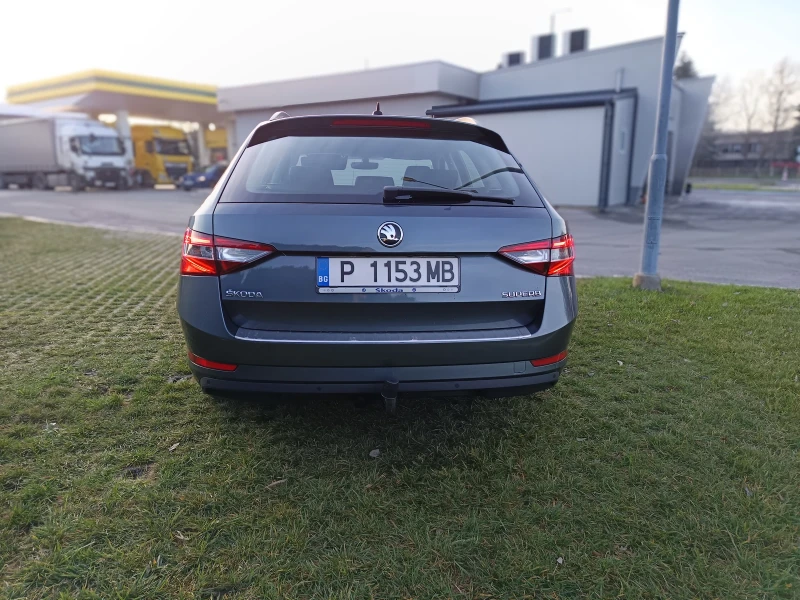 Skoda Superb, снимка 4 - Автомобили и джипове - 52790385