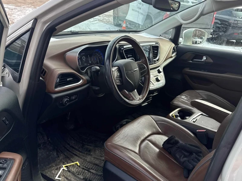 Chrysler Pacifica * Limited * CARFAX * БЕЗ ПЪРВОНАЧАЛНА ВНОСКА, снимка 5 - Автомобили и джипове - 53023588