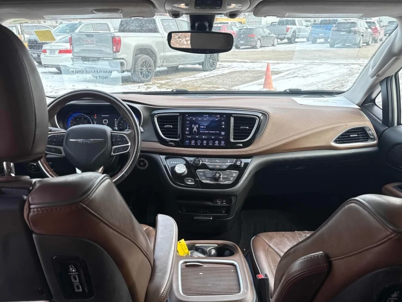 Chrysler Pacifica * Limited * CARFAX * БЕЗ ПЪРВОНАЧАЛНА ВНОСКА, снимка 9 - Автомобили и джипове - 53023588