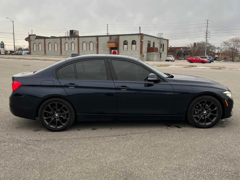 BMW 330 * 330i xDrive * CARFAX * ЦЕНА ДО БГ, снимка 4 - Автомобили и джипове - 53047028