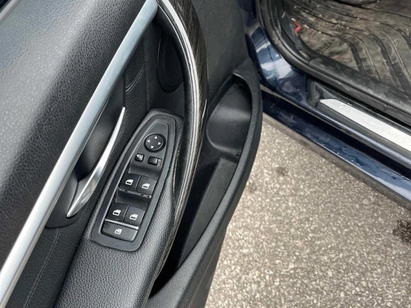 BMW 330 * 330i xDrive * CARFAX * ЦЕНА ДО БГ, снимка 13 - Автомобили и джипове - 53047028