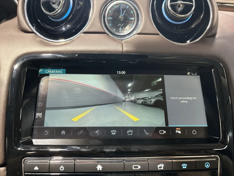 Jaguar Xj AWD * R-SPORT * АвтоКредит* (ЦЕНА ДО БГ), снимка 7 - Автомобили и джипове - 53276714