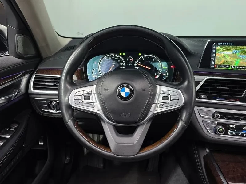 BMW 740 (G11) 740Li xDrive, снимка 12 - Автомобили и джипове - 55229287