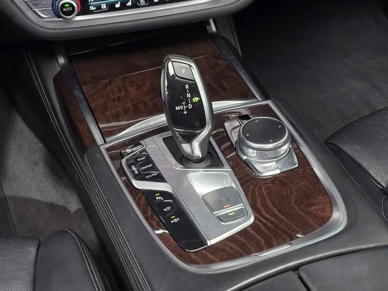 BMW 740 (G11) 740Li xDrive, снимка 9 - Автомобили и джипове - 55229287