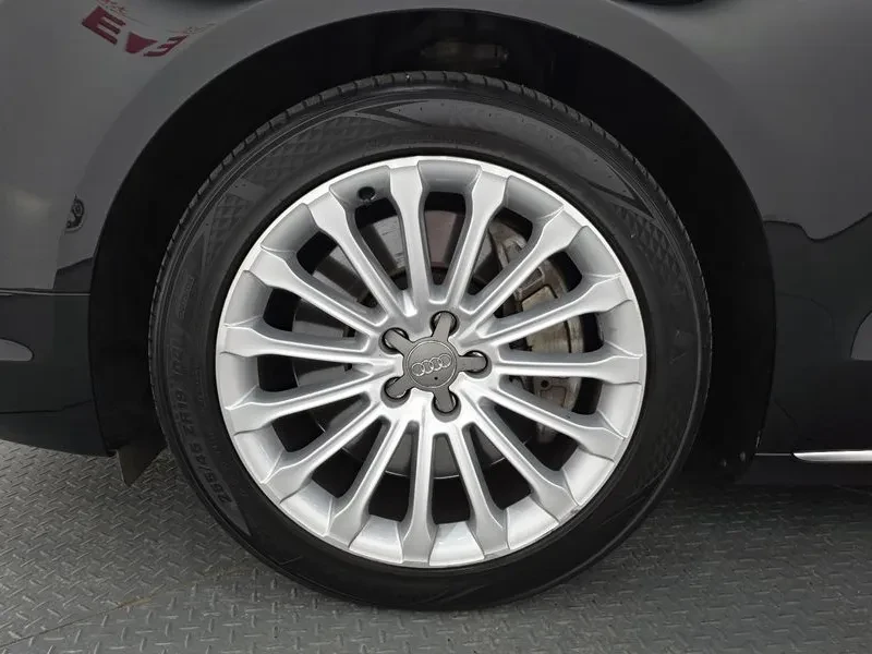 Audi A8  4.2 Tdi Quattro D4, снимка 5 - Автомобили и джипове - 55536584