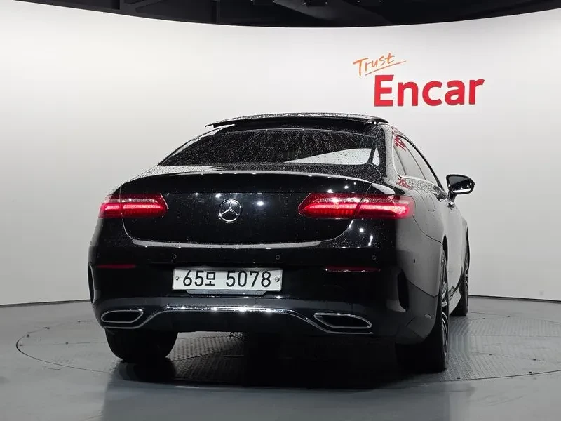 Mercedes-Benz E 220 D Coupe, снимка 4 - Автомобили и джипове - 56091858
