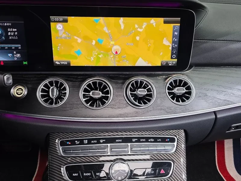 Mercedes-Benz E 220 D Coupe, снимка 15 - Автомобили и джипове - 56091858