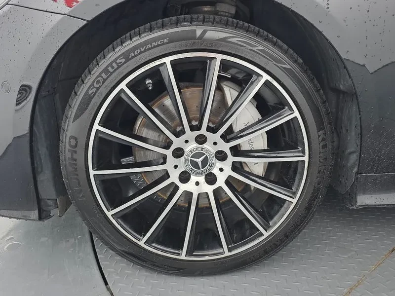 Mercedes-Benz E 220 D Coupe, снимка 5 - Автомобили и джипове - 56091858